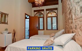 Apartamentos La Casa Del Grial